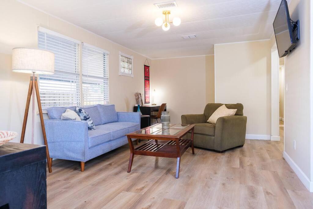 House Near Zoo And Busch Gardens, Free High Speed Wifi Holiday home